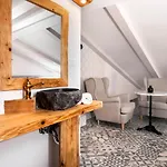 Casa Colloredo Free Parking