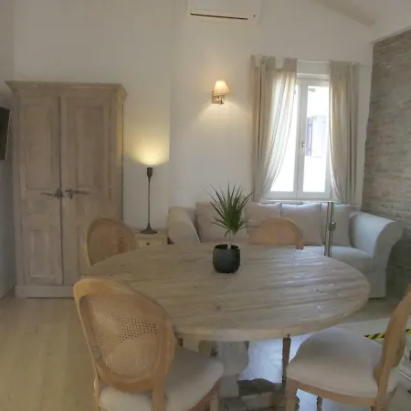 Casa Colloredo Free Parking דירה רוביני